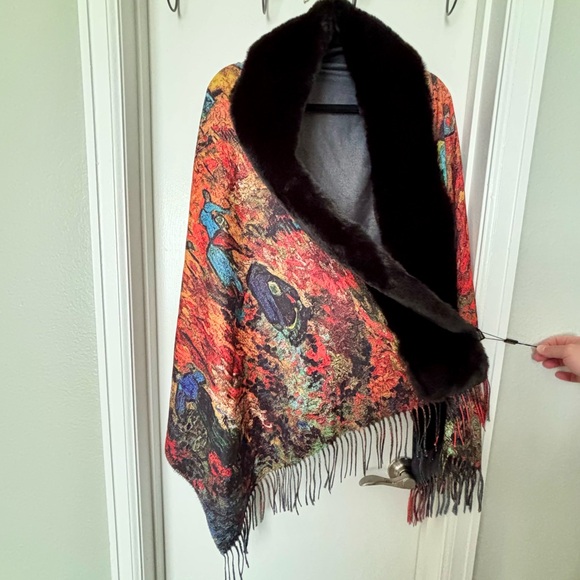 Mar&Co • Elegant Printed Vincent van Gogh Cape with Faux Fur Collar - One Size - Picture 3 of 16